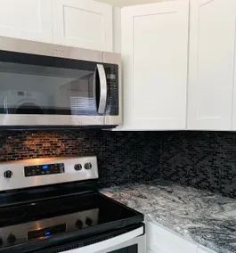 5 Minutes from the Airport & 15 min from Downtown! - Image 5