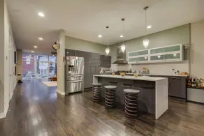 Modern Condo where East meets West! - Image 3