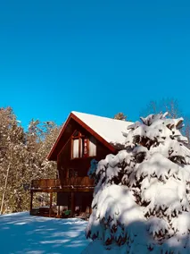 Warm Secluded Adirondack Chalet with Game Room and Bar/Lounge - Image 2
