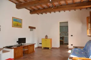 Up to 8 persons' in Tuscan farmhouse apartment - Image 5