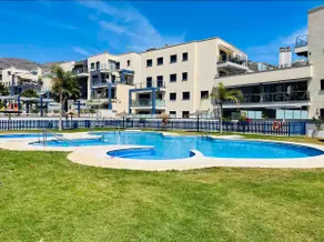 Modern beachfront apartment - Image 3
