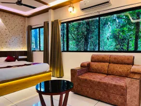 ”Brookview”- Tranquil Coffee Chalet with Pool 2BR - Image 3