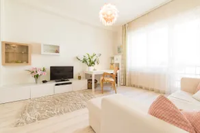COSY APARTMENT★BALCONY ★ CITY CENTER ★FREE PARKING - Image 3