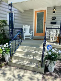 The Benton House - With fenced yard! - Image 3