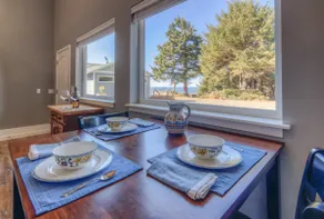 Oceanside Forestway Getaway - Image 4