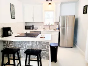 Super clean 1- bed guest house with free parking - Image 2