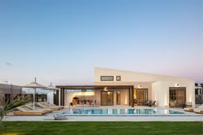 Family Villa Near Beach w/ Kid's Zone by etouri - Image 2