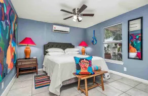 Private GuestHouse, King Bed-Patio with Dog Fence - Image 5