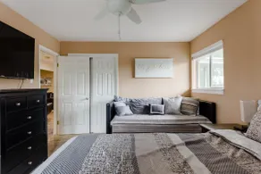 Modern 2BR, w/King Bed, 5min to everything-SAFE - Image 5