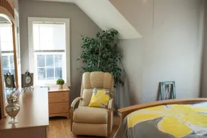 Cozy Apartment Nestled Across from Lakefront! - Image 4