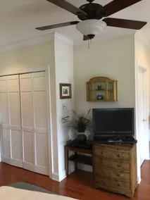 East on West ~ in-town guest suite - Image 4