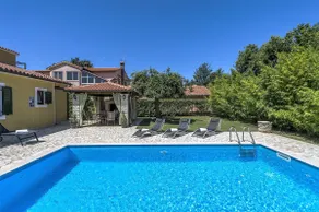 Spacious Three-Bedroom Villa Balun with Pool - Image 5