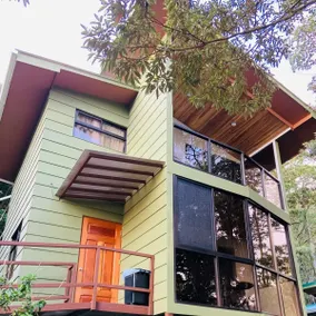 Modern duplex with views, balcony, and jacuzzi - Image 3