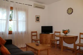Ideal for resting, hiking or biking - Image 3