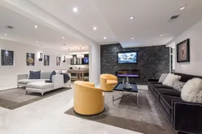 The WhiteHouse Entertain Suite! Carmel, WestClay - Image 2