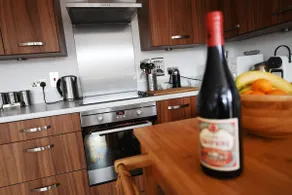 Modern apartment close to central London (zone 2) - Image 4