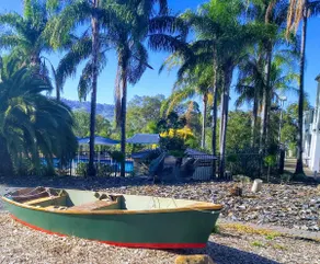 Deluxe 2 Bedroom Cottage - Lake Hume Resort - Image 3