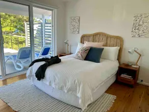 Beach House @ Caves Beach - Image 3