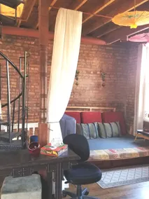 Charming loft style suite - Image 4