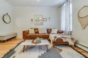Designer Renovated Hoboken 1 Bed close to NYC - Image 2