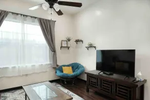 Gorgeous, spacious condo, walkable to downtown - Image 3
