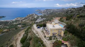 Olenia Residence med privat pool, havudsigt og balkon. - Image 3