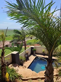 Cosy Apartment in a class Estate - Illovo Beach - Image 2