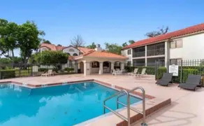 Charming 2 Bedroom Condo - Image 4