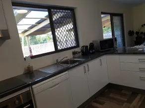 ”Greendale Court” Entire house, central location - Image 3