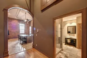 Penthouse Suite Downtown Wooster on the Square - Image 5