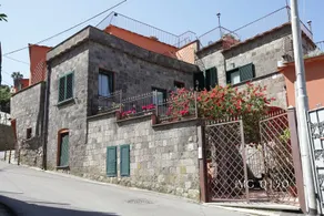Sorrento deluxe apartment 6 pax - Image 4