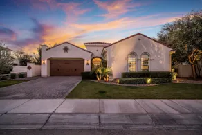 Ritz Waters at Ocotillo, Heated Pool, 5br/3.5 bath - Image 2