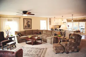 Total comfort and beauty in New Harmony - Image 4