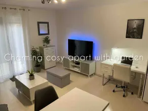 Garden apartment in quiet residence, parking - Image 3