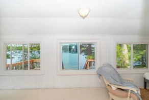 The Congamond Cottages: Private Lakefront Cottage - Image 5