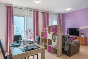 near the port, comfortable, Wi-Fi, aircon - Image 4
