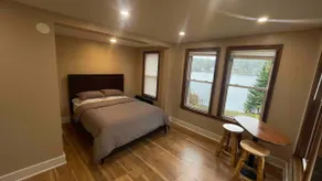 Charming one bedroom apartment on the lake flower! - Image 4