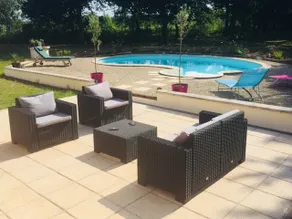 Idyllic setting with large private pool - Image 2