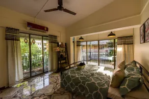 Shanti Sharda Oasis - A Fun & Quirky Glass House - Image 2