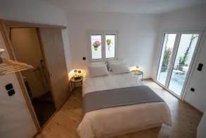 Modern 2bed 2bath loft in Acropolis area - Image 4