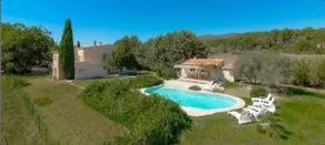 House with pool facing the Chateau de Lourmarin - Image 2
