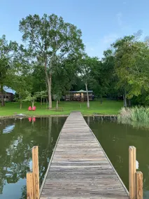 Come relax lakeside at beautiful Oak Shadows! - Image 2