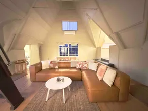 Dael Hus : whimsical A-frame + cedar hot tub - Image 4