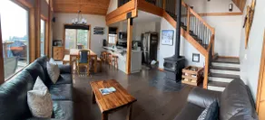 The Snowshoe House - 3 bed 2 bath cabin + hot tub - Image 4