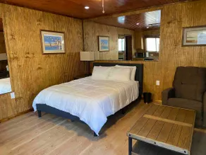 The Duck Inn at Lunker Lodge - Image 4
