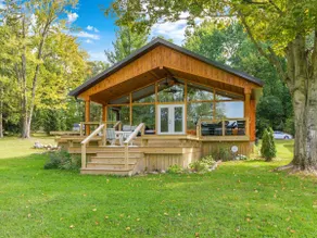 Bungalow Charm - Image 3