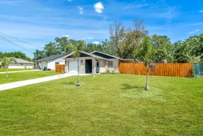 [The Sunshine Cottage] -2/1-Heated Pool/Hot Tub - Image 3