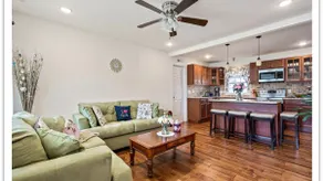 H & R Shore Home - Image 4
