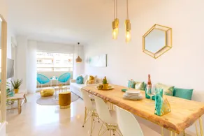 Charming apartment on the beach - Pool and parking - Image 2