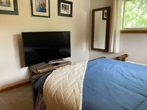 Express Gateway pets friendly fully fenced W/AC - Image 4